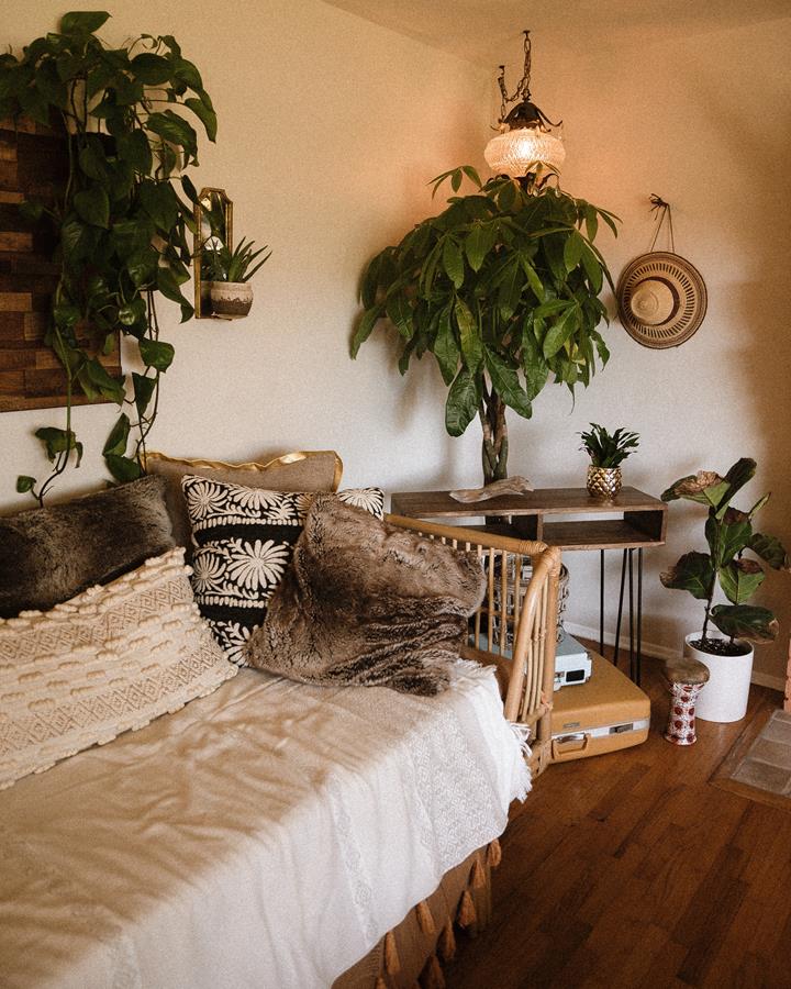 How to quickly add coziness to an interior?