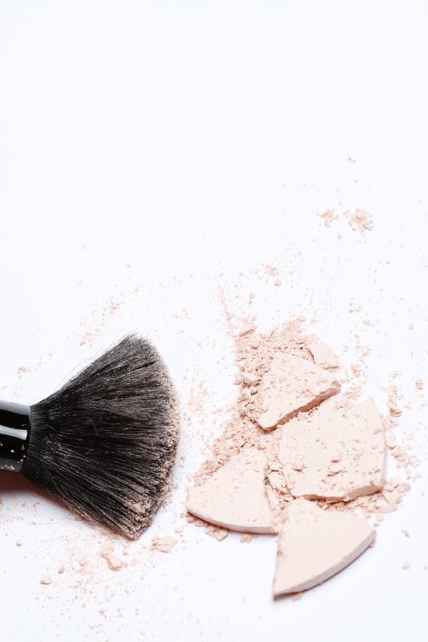 Crumbled powder – you don’t have to throw it away. See how to use it!