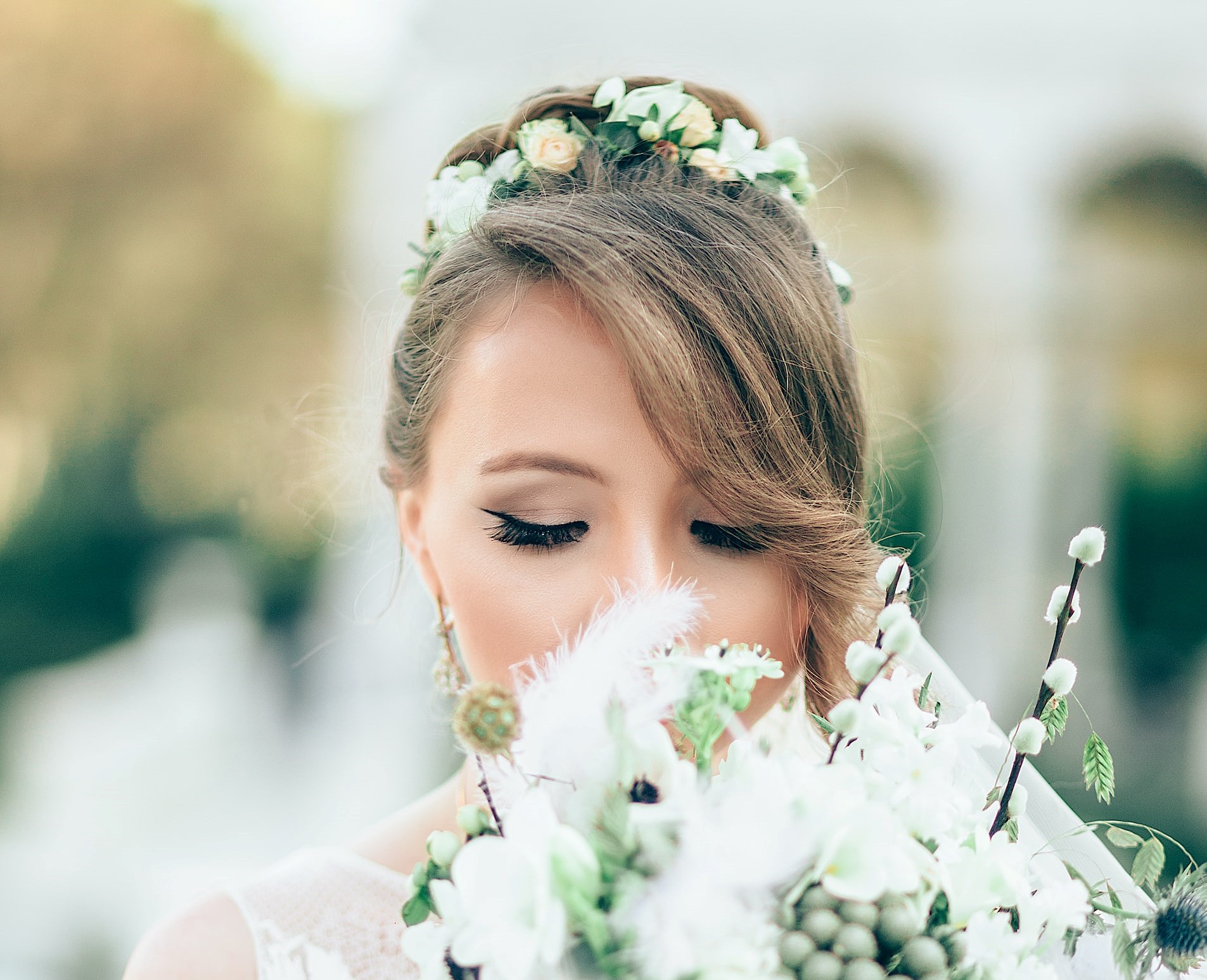 How to find the perfect wedding headpiece for your big day?
